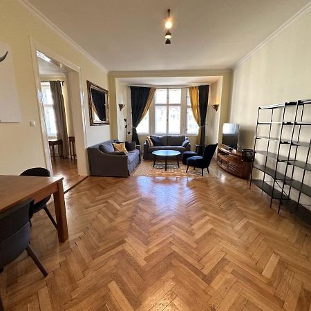 Gorkeho Apartment In City Centre Bratislava Esterno foto