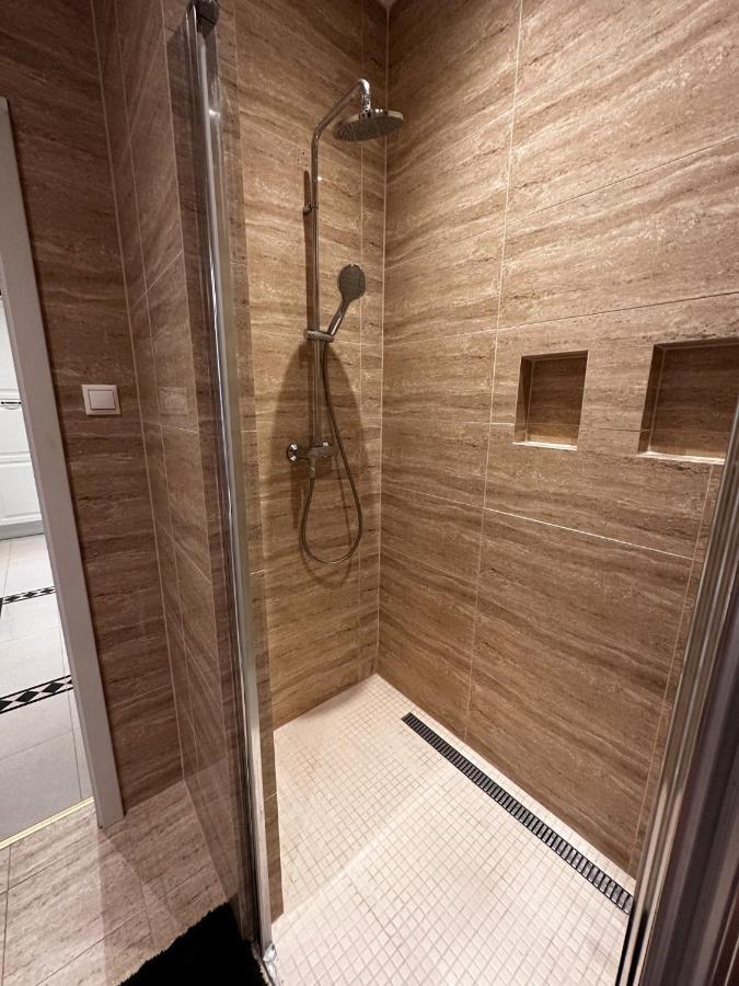 Gorkeho Apartment In City Centre Bratislava Esterno foto