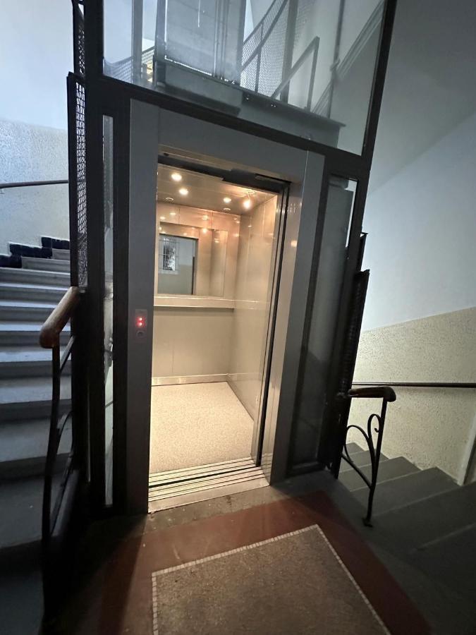 Gorkeho Apartment In City Centre Bratislava Esterno foto
