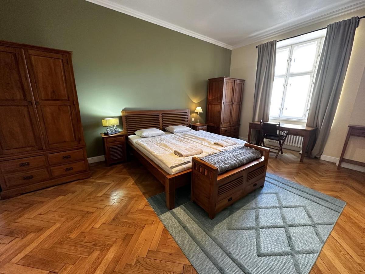 Gorkeho Apartment In City Centre Bratislava Esterno foto